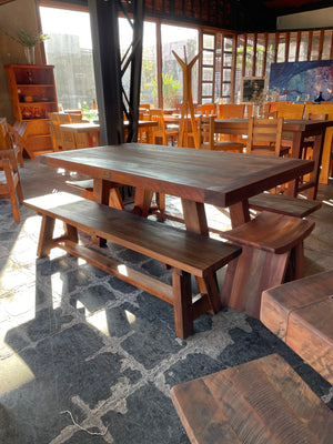 Conjunto comedor  Patagonia, madera roble.