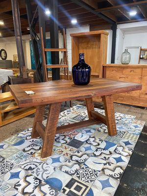Conjunto comedor  Patagonia, madera roble.