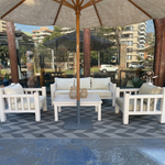 Juego de terraza con encuadre cuadrado y márgenes amplios
